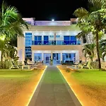 Exclusiva Villa Frente A La Playa